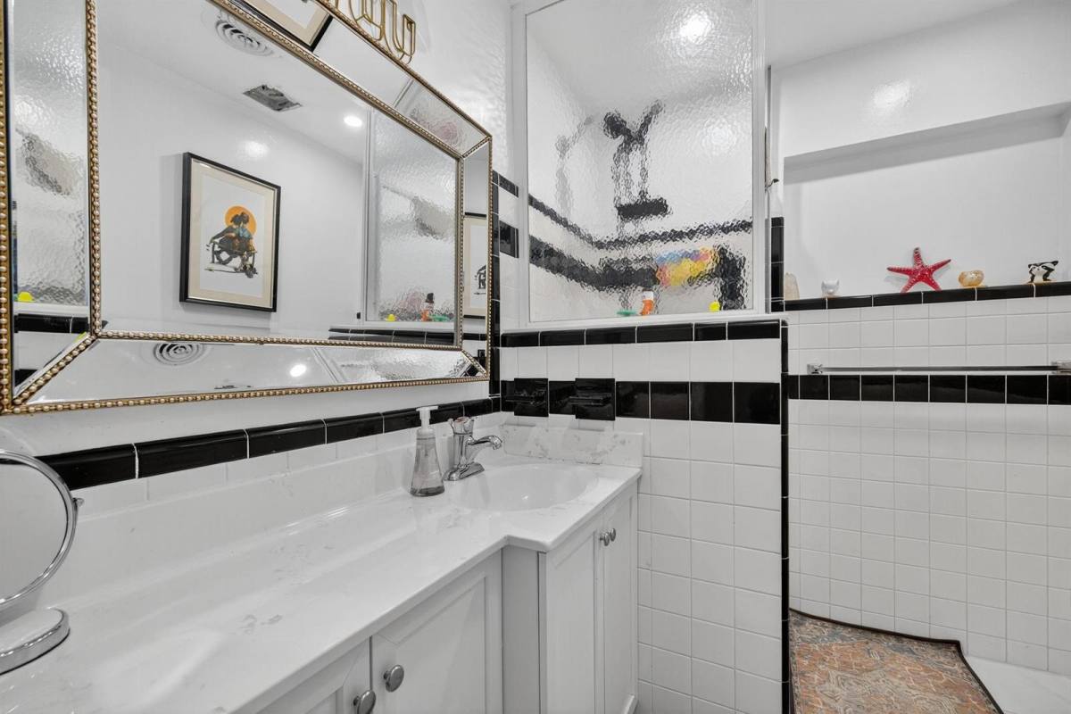 House for rent at 1570 NE 30th Place, Fort Lauderdale, FL 33334