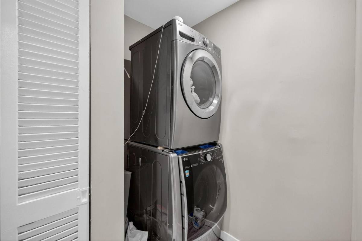 House for rent at 1570 NE 30th Place, Fort Lauderdale, FL 33334