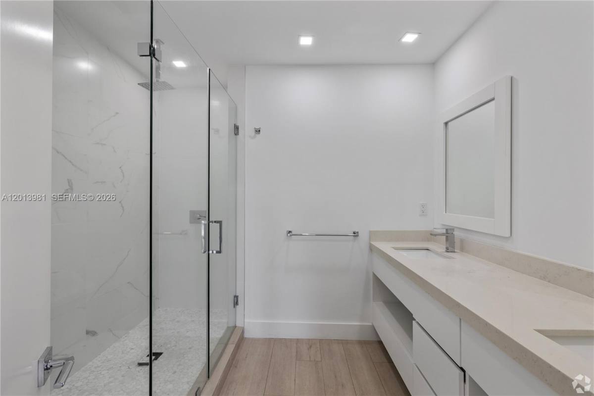 Townhouse for rent at 434 SW 10th St, Miami, FL 33130