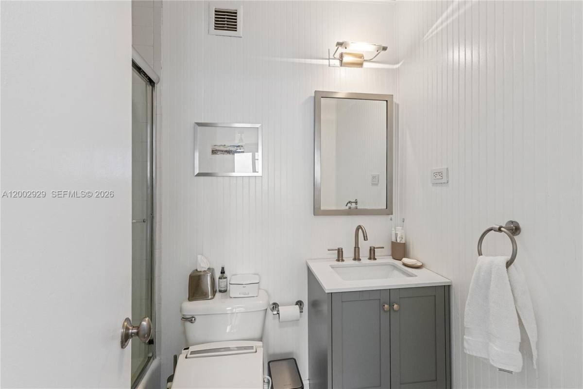 Apartment for rent at 2451 Brickell Ave #PH, Miami, FL 33129