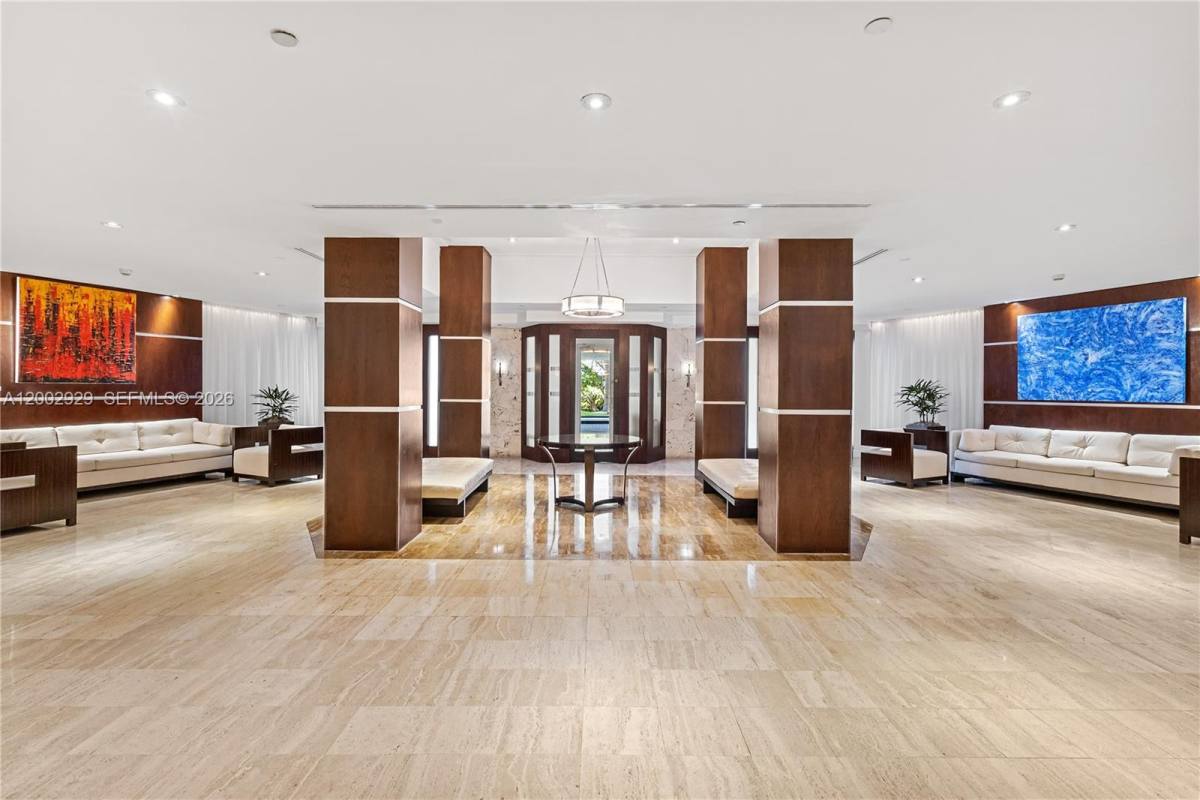 Apartment for rent at 2451 Brickell Ave #PH, Miami, FL 33129