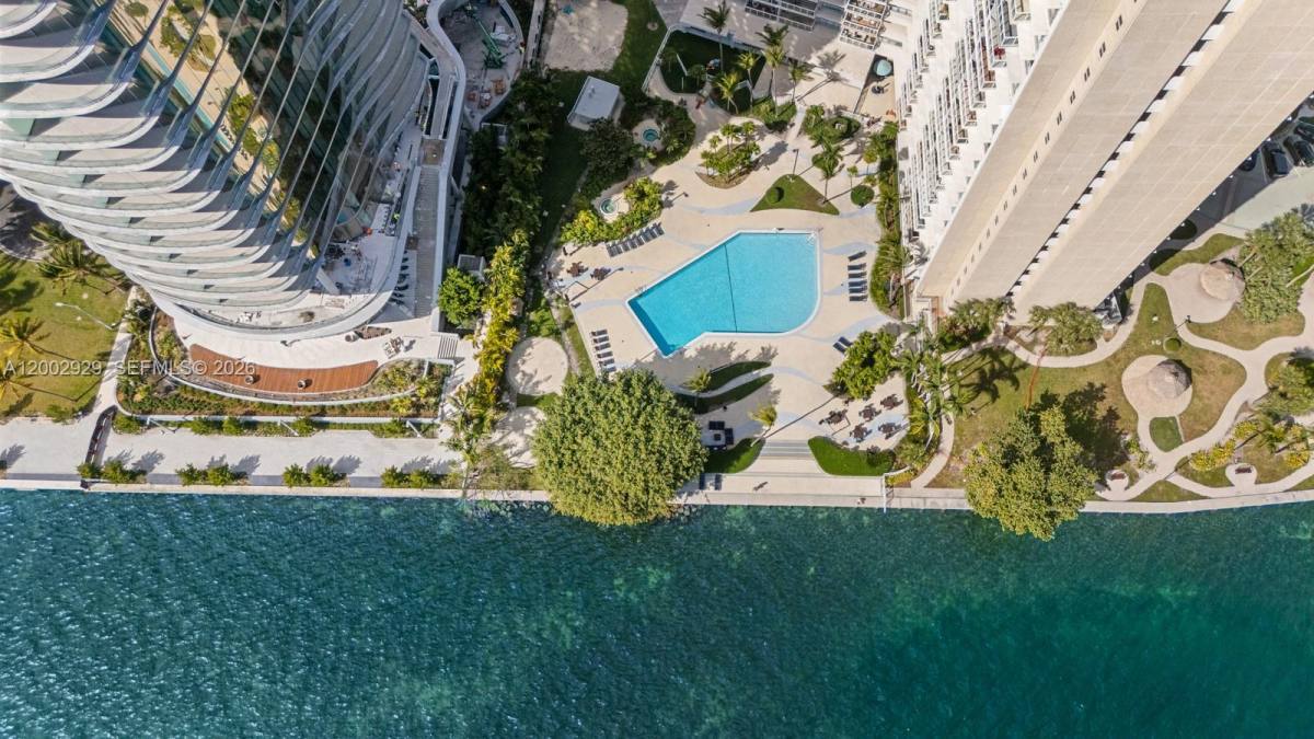 Apartment for rent at 2451 Brickell Ave #PH, Miami, FL 33129