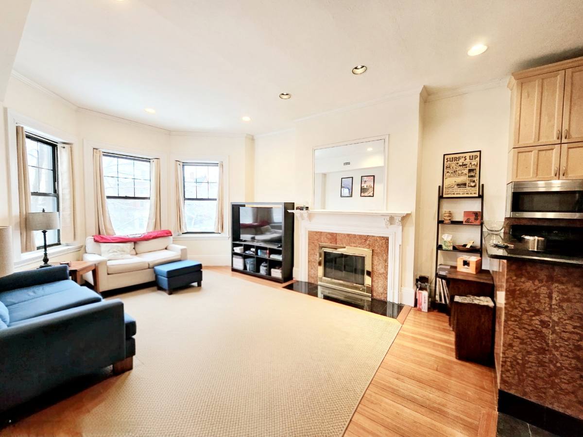Apartment for rent at 1689 Beacon St #22, Brookline, MA 02445