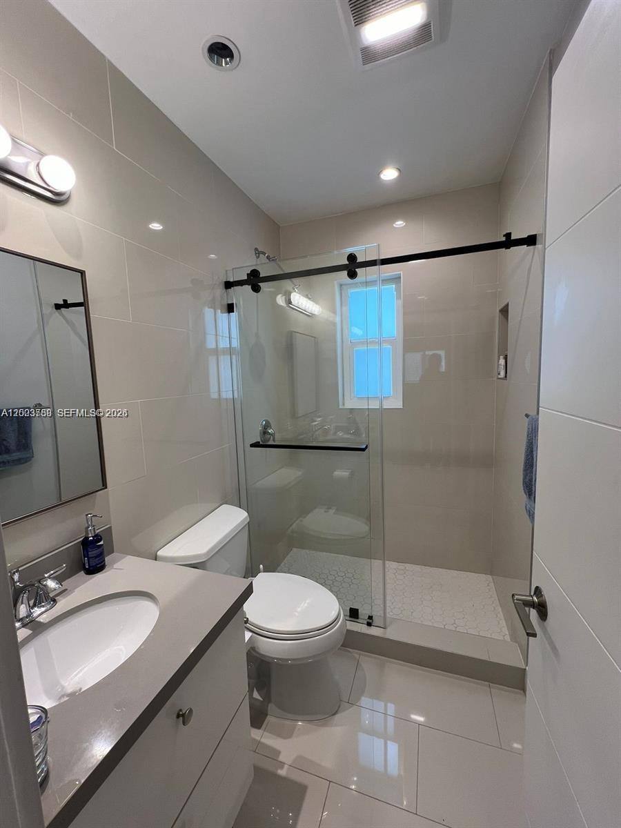 Apartment for rent at 685 SW 19th Rd, Miami, FL 33129
