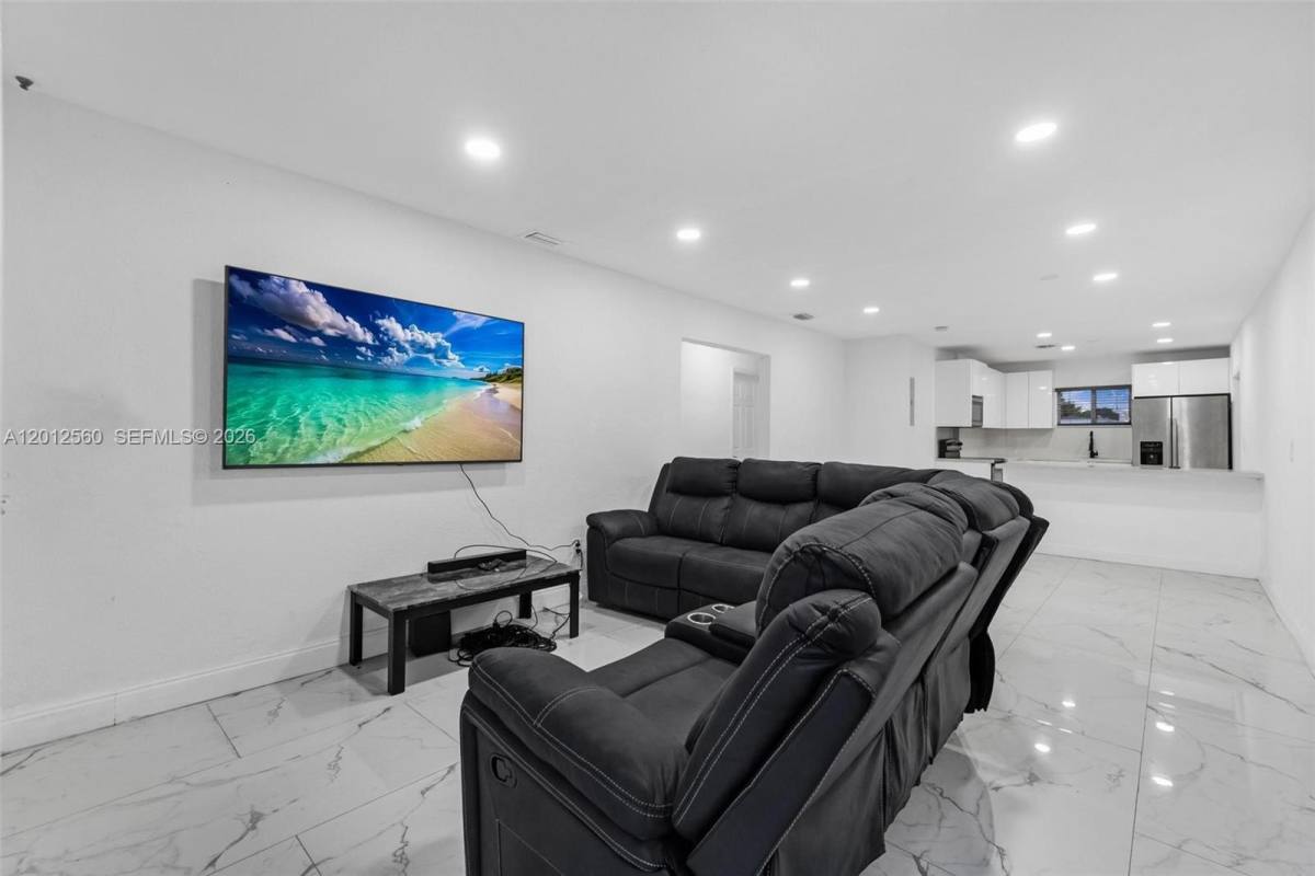 House for rent at 4530 SW 25th St, Hollywood, FL 33023