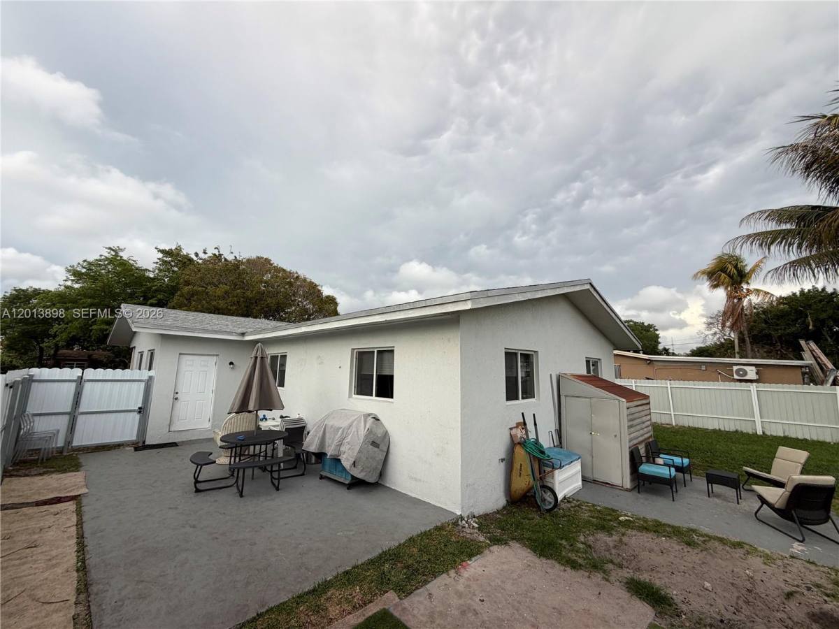 House for rent at 2241 N 62nd Ave, Hollywood, FL 33024