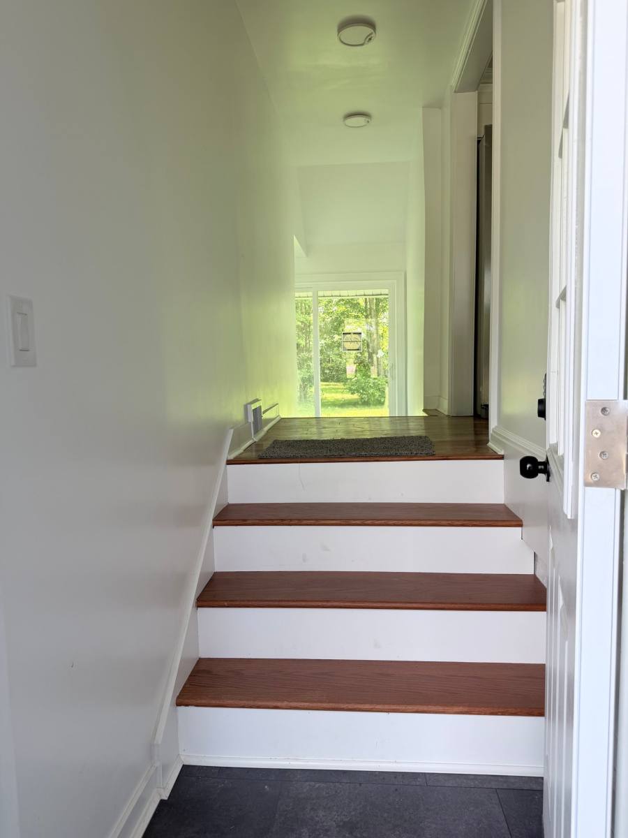 House for rent at 2760 Niagara Rd, Niagara Falls, NY 14304