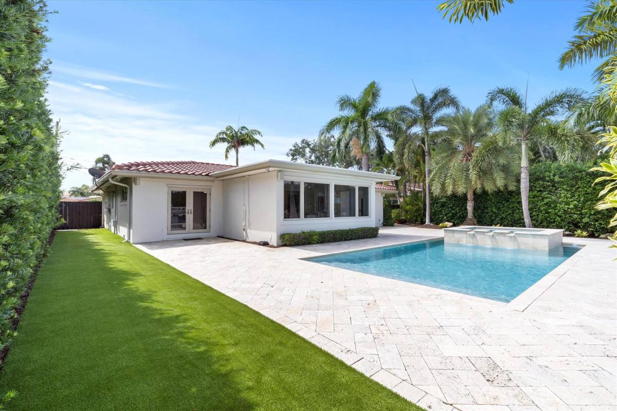 House for rent at 2625 NE 12th St, Fort Lauderdale, FL 33304