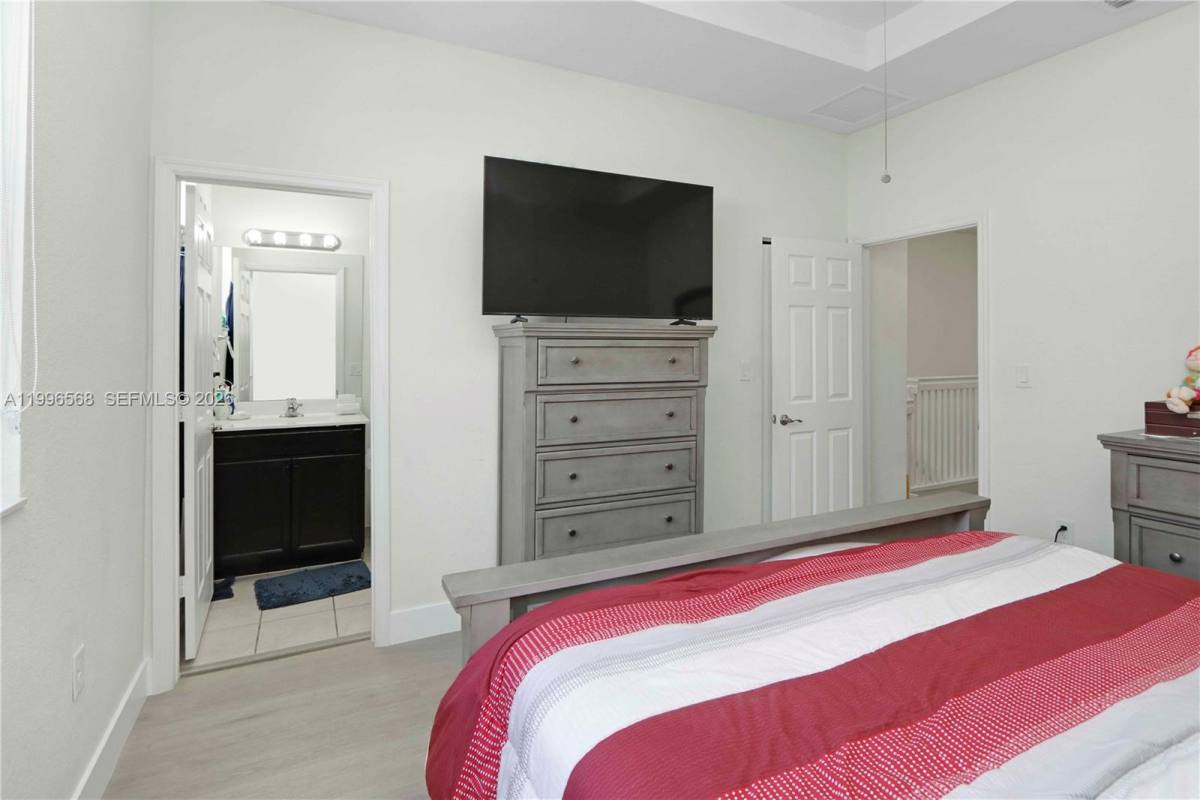 Townhouse for rent at 10628 W 33rd Way, Hialeah, FL 33018