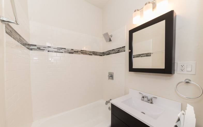 Apartment for rent at 839 W Cornelia Ave #1S, Chicago, IL 60657