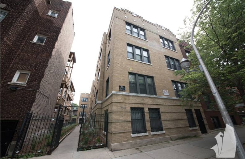 Apartment for rent at 839 W Cornelia Ave #1S, Chicago, IL 60657