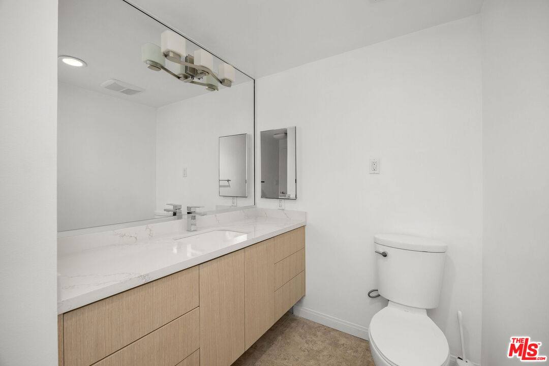 Apartment for rent at 838 N Doheny Dr #906, West Hollywood, CA 90069