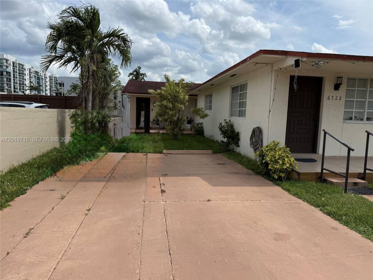 House for rent at 6720 SW 21st St, Miami, FL 33155