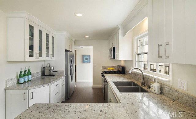 House for rent at 321 Iris Ave, Corona Del Mar, CA 92625