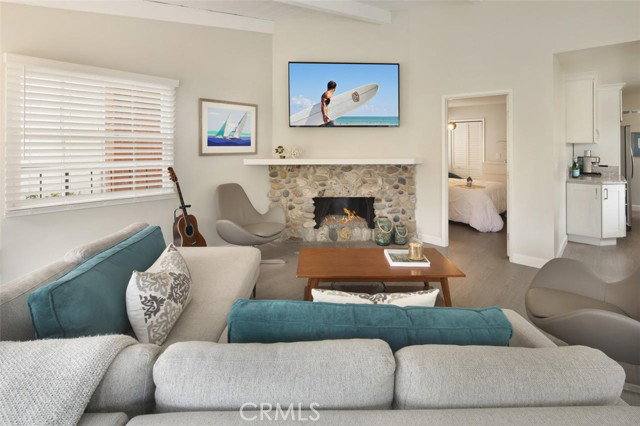 House for rent at 321 Iris Ave, Corona Del Mar, CA 92625