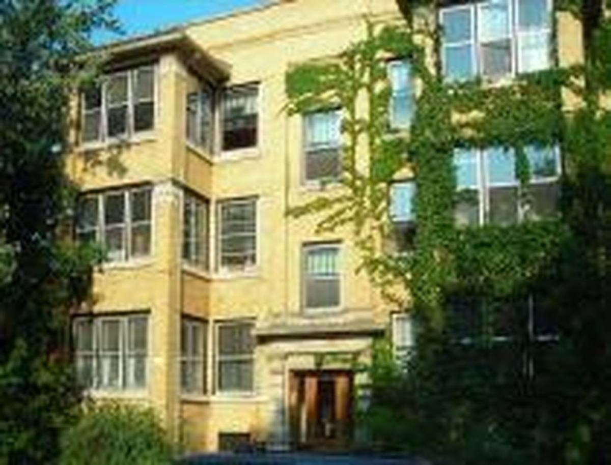 Apartment for rent at 5943 N Magnolia Ave #1, Chicago, IL 60660