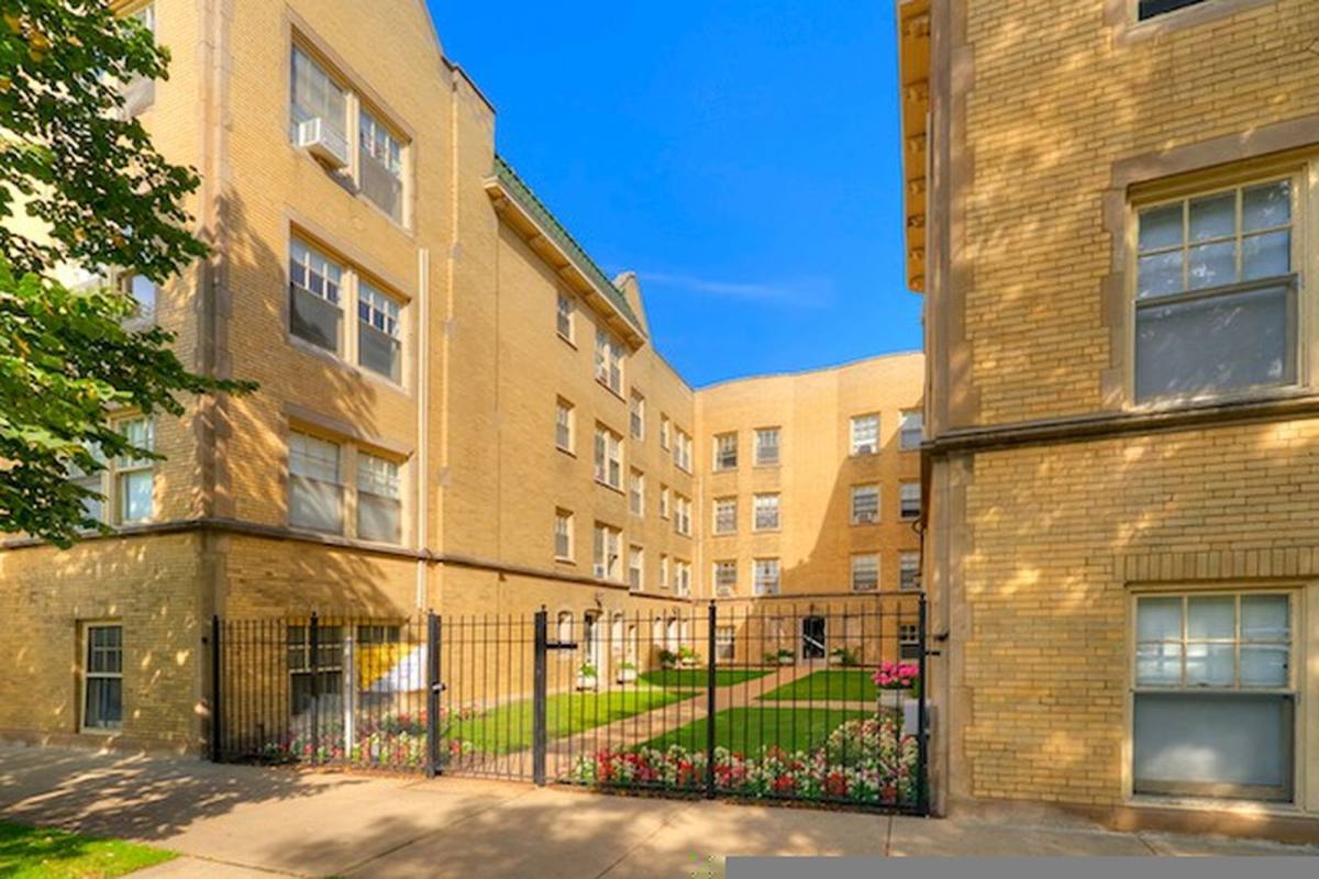 Apartment for rent at 1606 W Sunnyside Ave #1S, Chicago, IL 60640