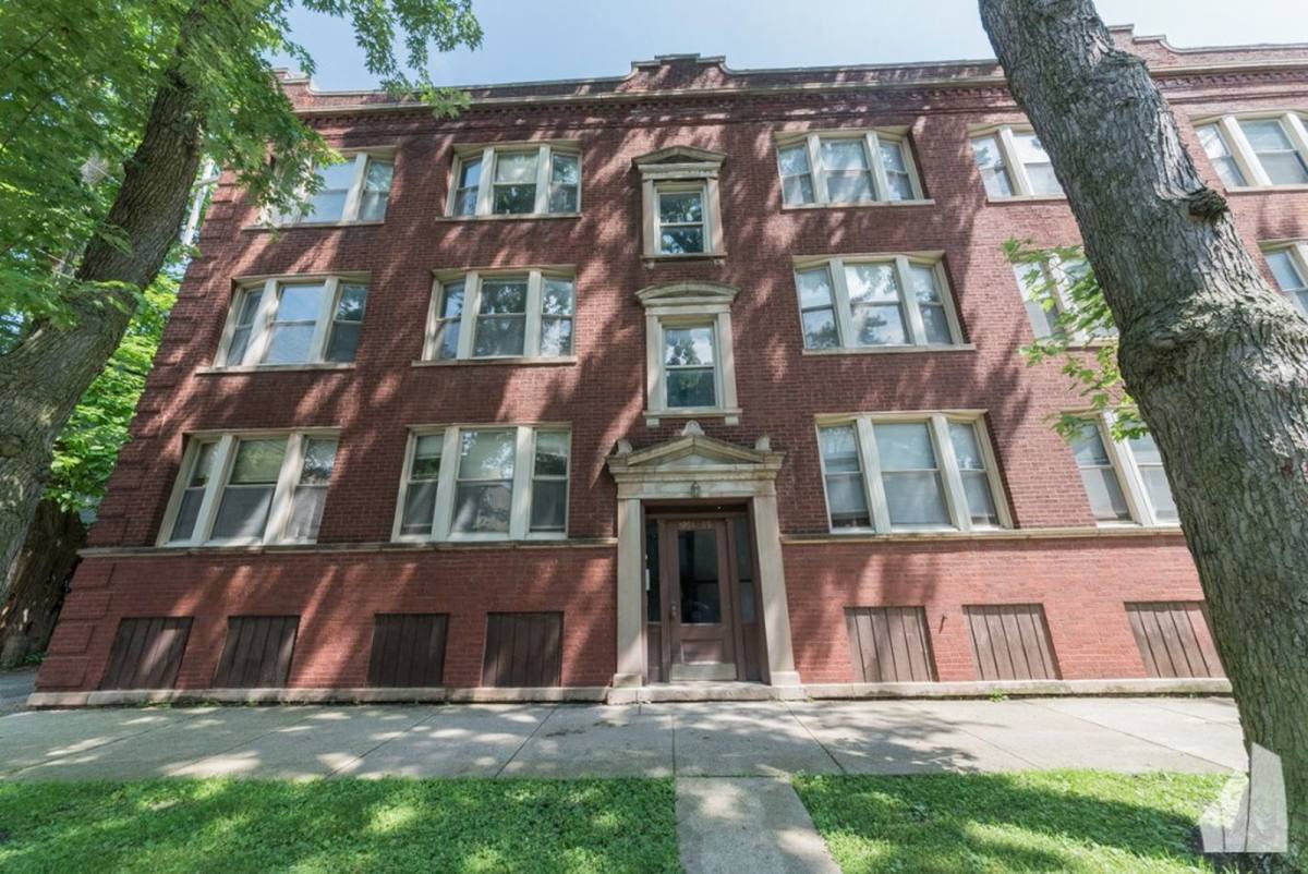 Apartment for rent at 1940 W Winona St #3, Chicago, IL 60640