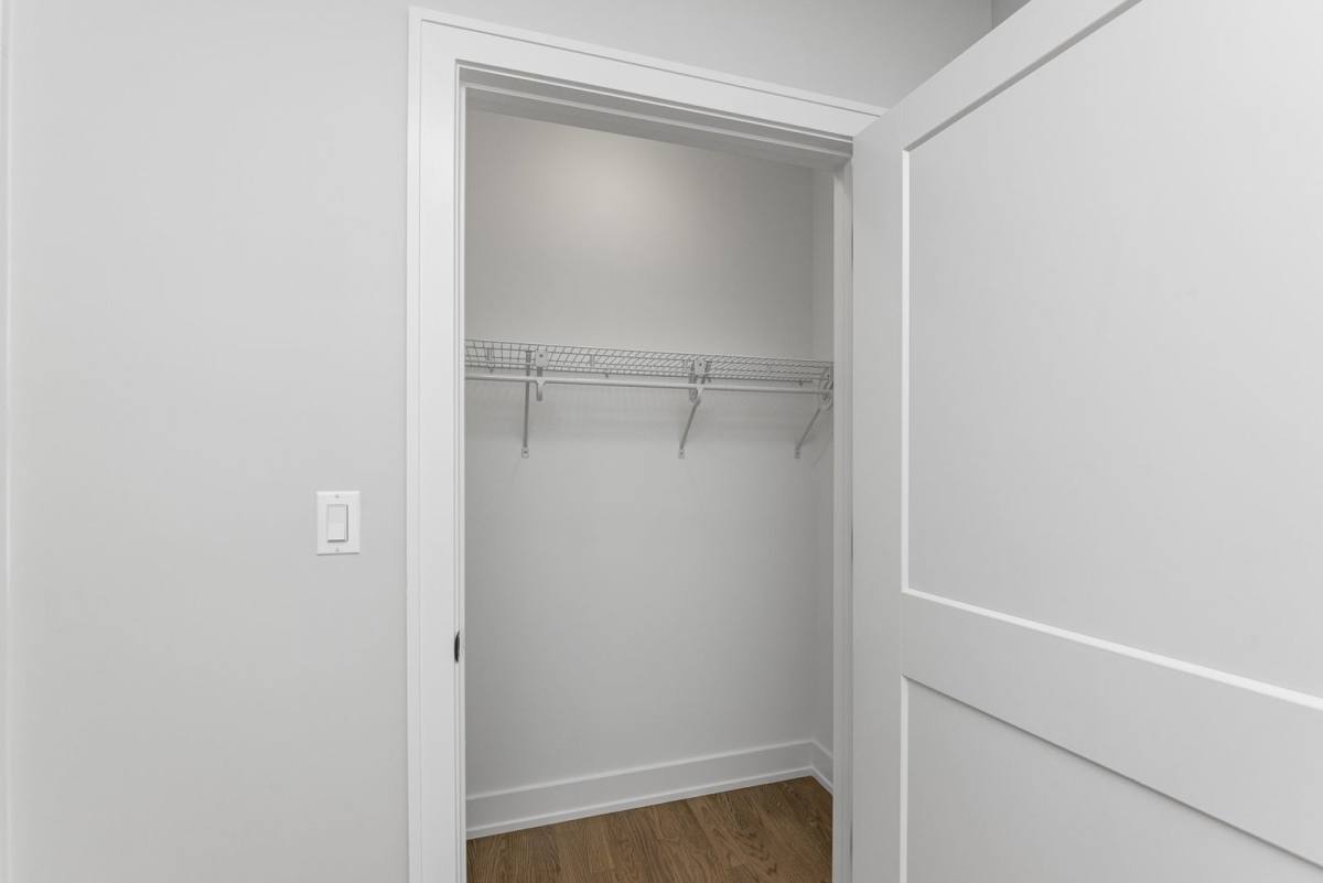 Apartment for rent at 1910 W Winnemac Ave #2, Chicago, IL 60640