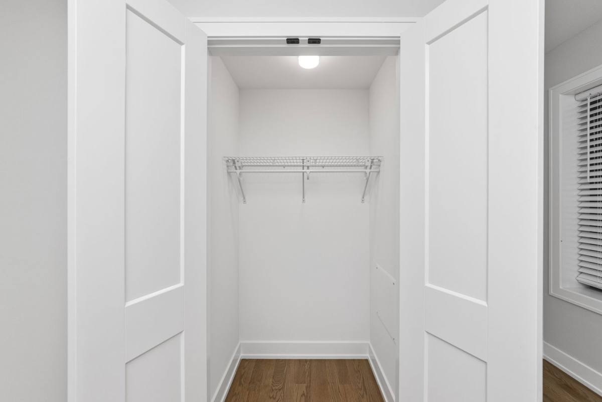 Apartment for rent at 1910 W Winnemac Ave #2, Chicago, IL 60640