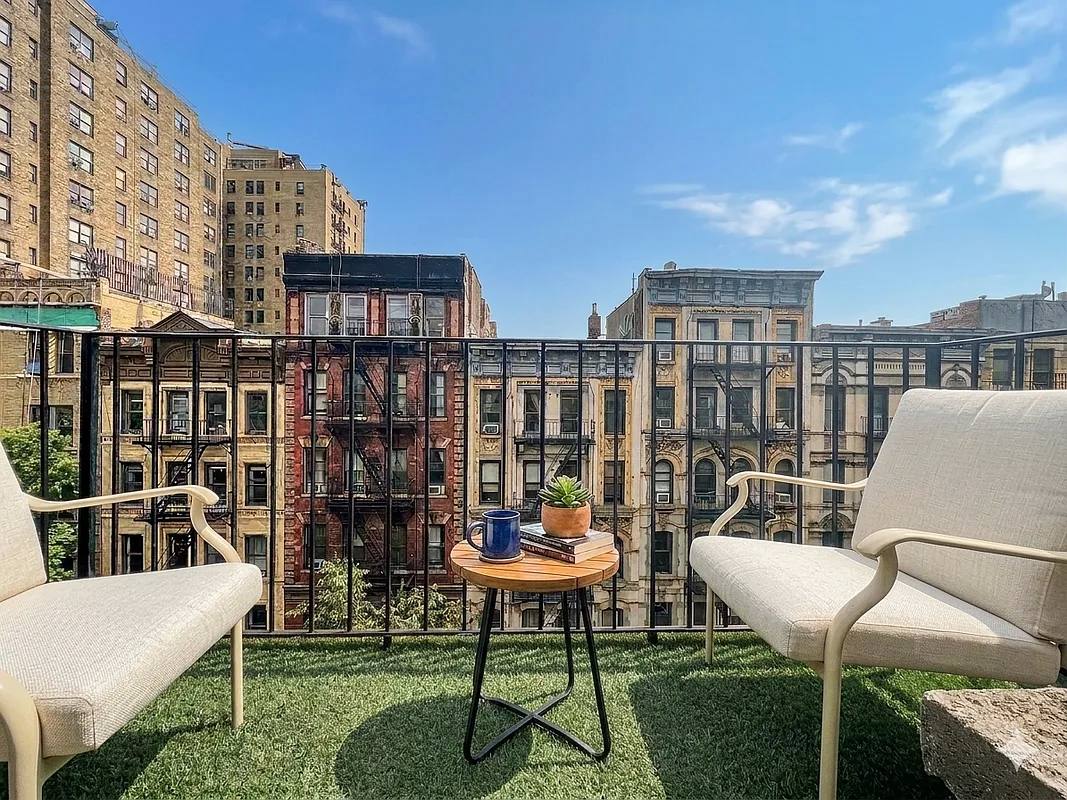 Apartment for rent at 212 E 10th St #5A, New York, NY 10003