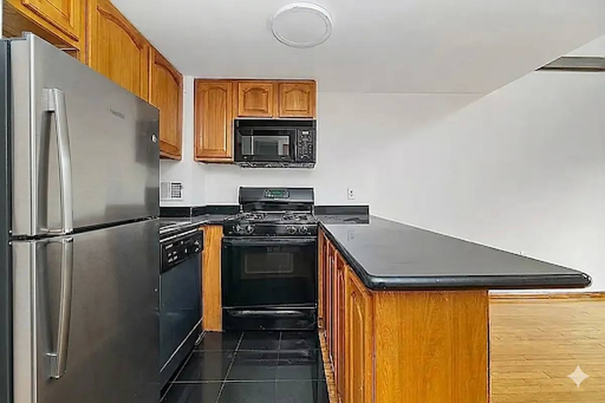 Apartment for rent at 212 E 10th St #5A, New York, NY 10003