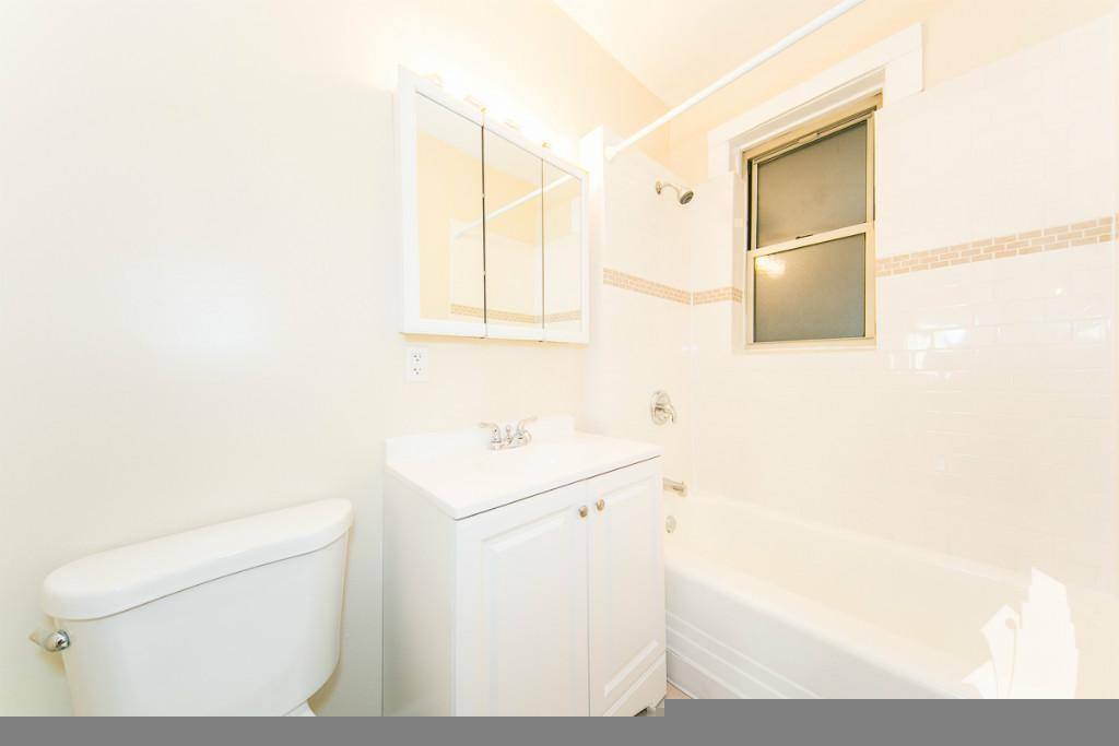 Apartment for rent at 1603 W Berteau Ave, Chicago, IL 60613
