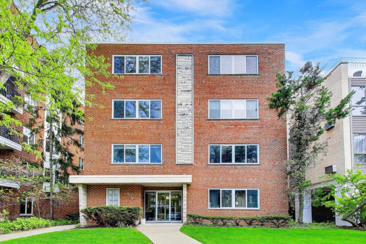 Apartment for rent at 2722 Central St, Evanston, IL 60201