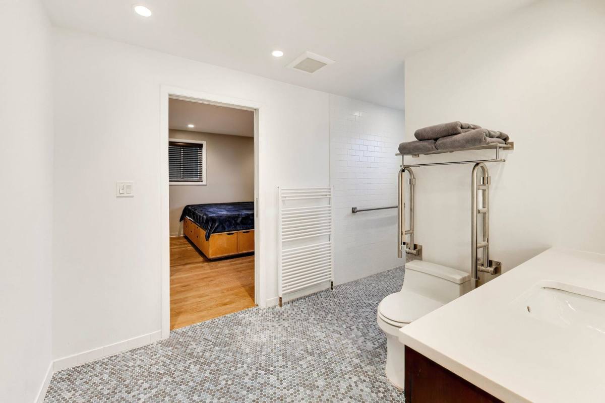 Apartment for rent at 2722 Central St, Evanston, IL 60201