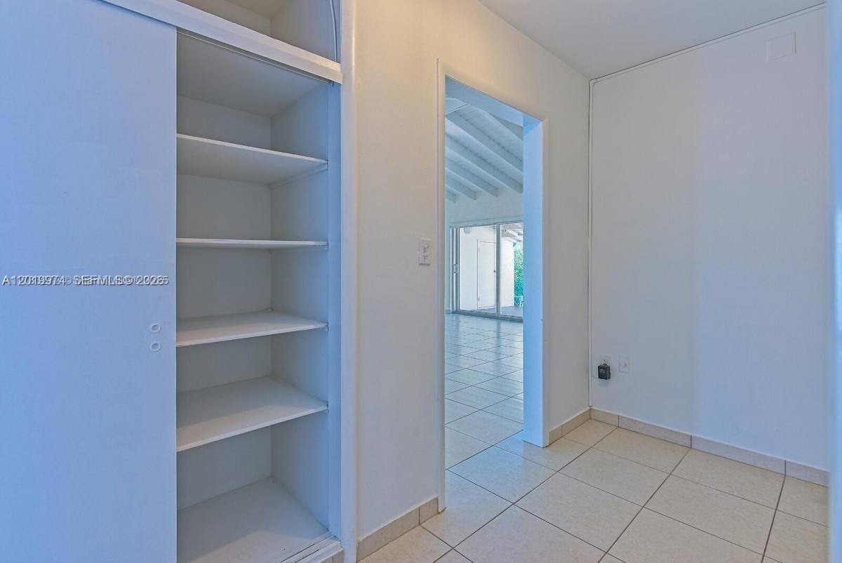 Apartment for rent at 5400 Orduna Dr, Miami, FL 33146