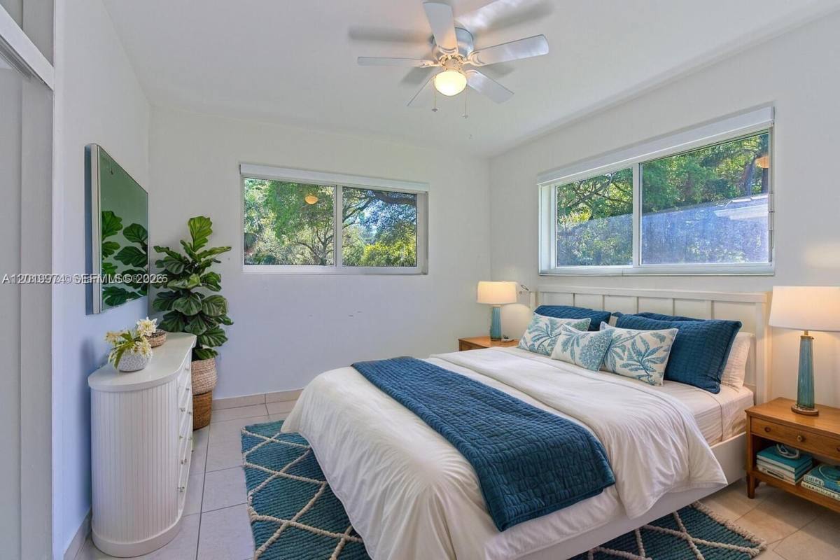 Apartment for rent at 5400 Orduna Dr, Miami, FL 33146