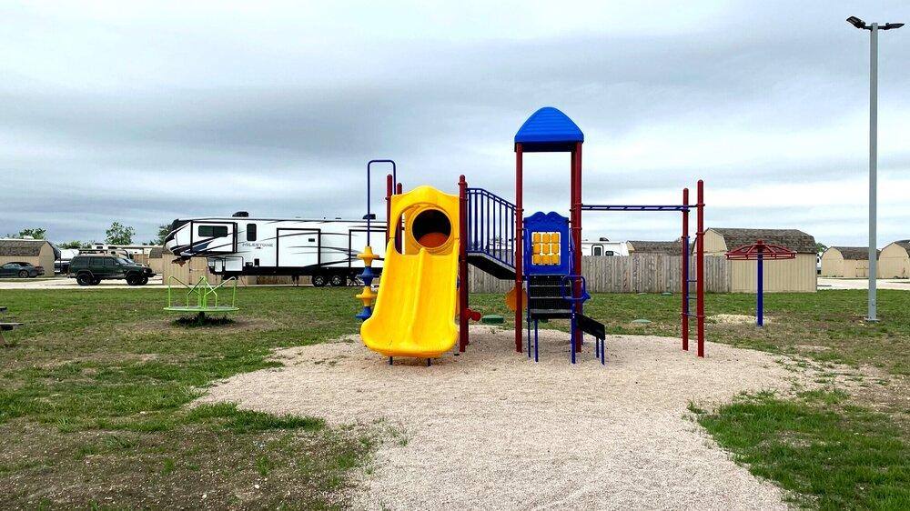 House for rent at 890 N US-Highway 183, Florence, TX 76527