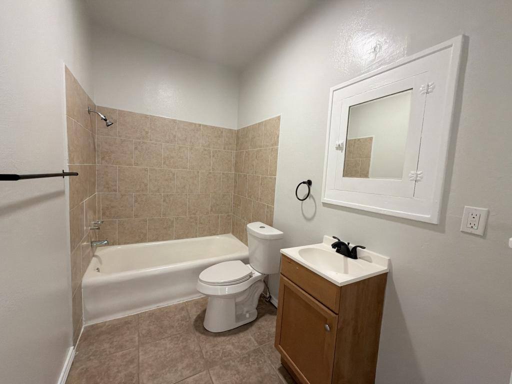 Townhouse for rent at 1721 Elizabeth Ave, Wichita Falls, TX 76301