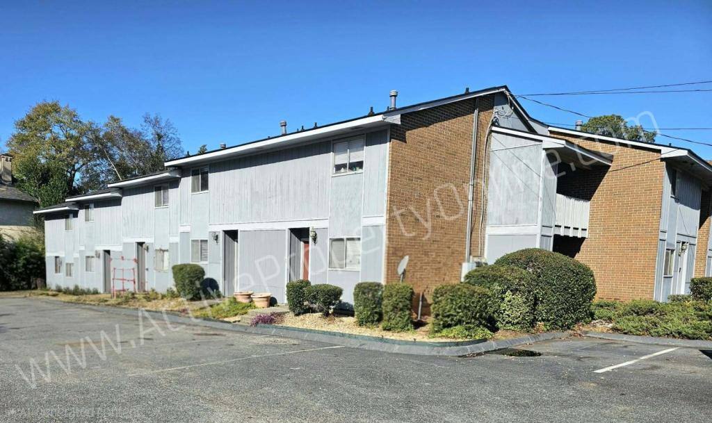 Apartment for rent at 2655 Vineville Ave #G, Macon, GA 31204