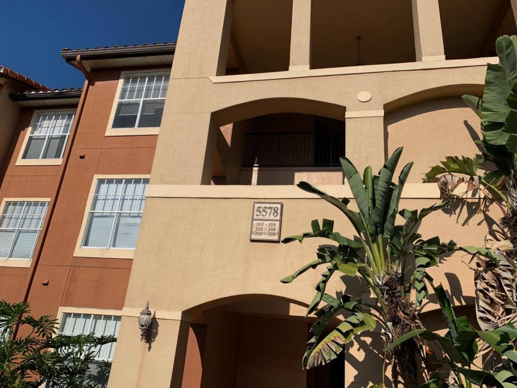 Condo for rent at 5578 Metrowest Blvd #1-208, Orlando, FL 32811