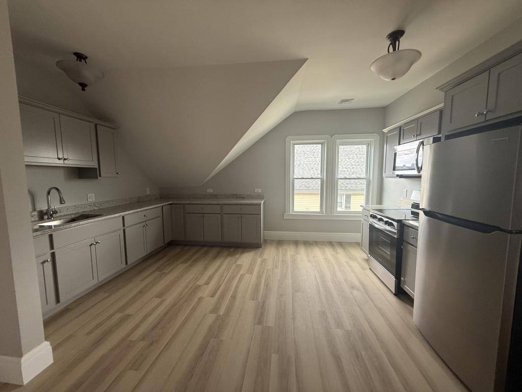 Apartment for rent at 467 Middle St, Fall River, MA 02724