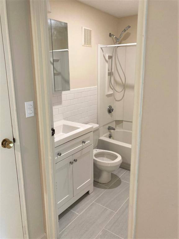 Apartment for rent at 89 E Squantum St, Quincy, MA 02171