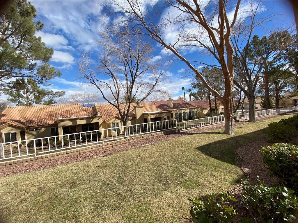 Townhouse for rent at 9012 Starmount Dr, Las Vegas, NV 89134