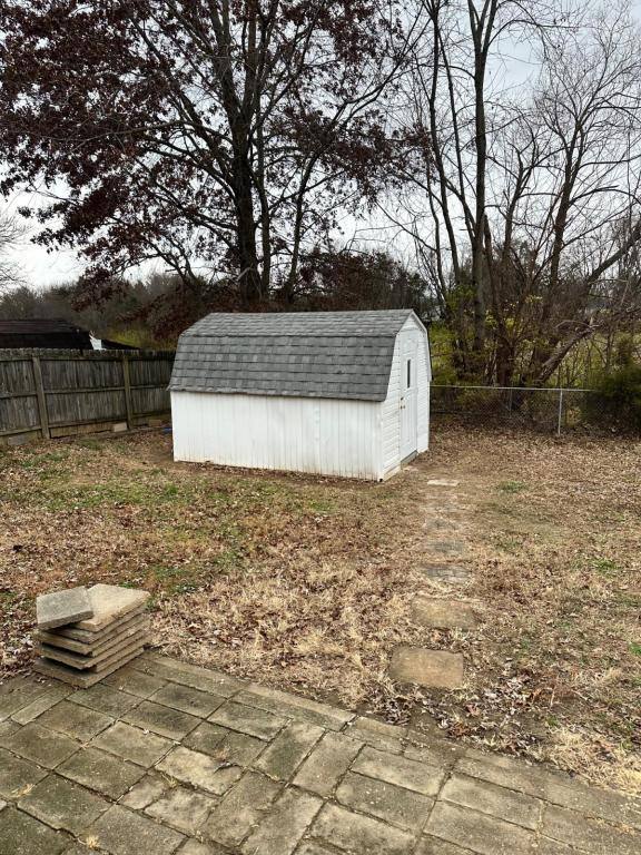 House for rent at 6111 Chambers Way, Louisville, KY 40229