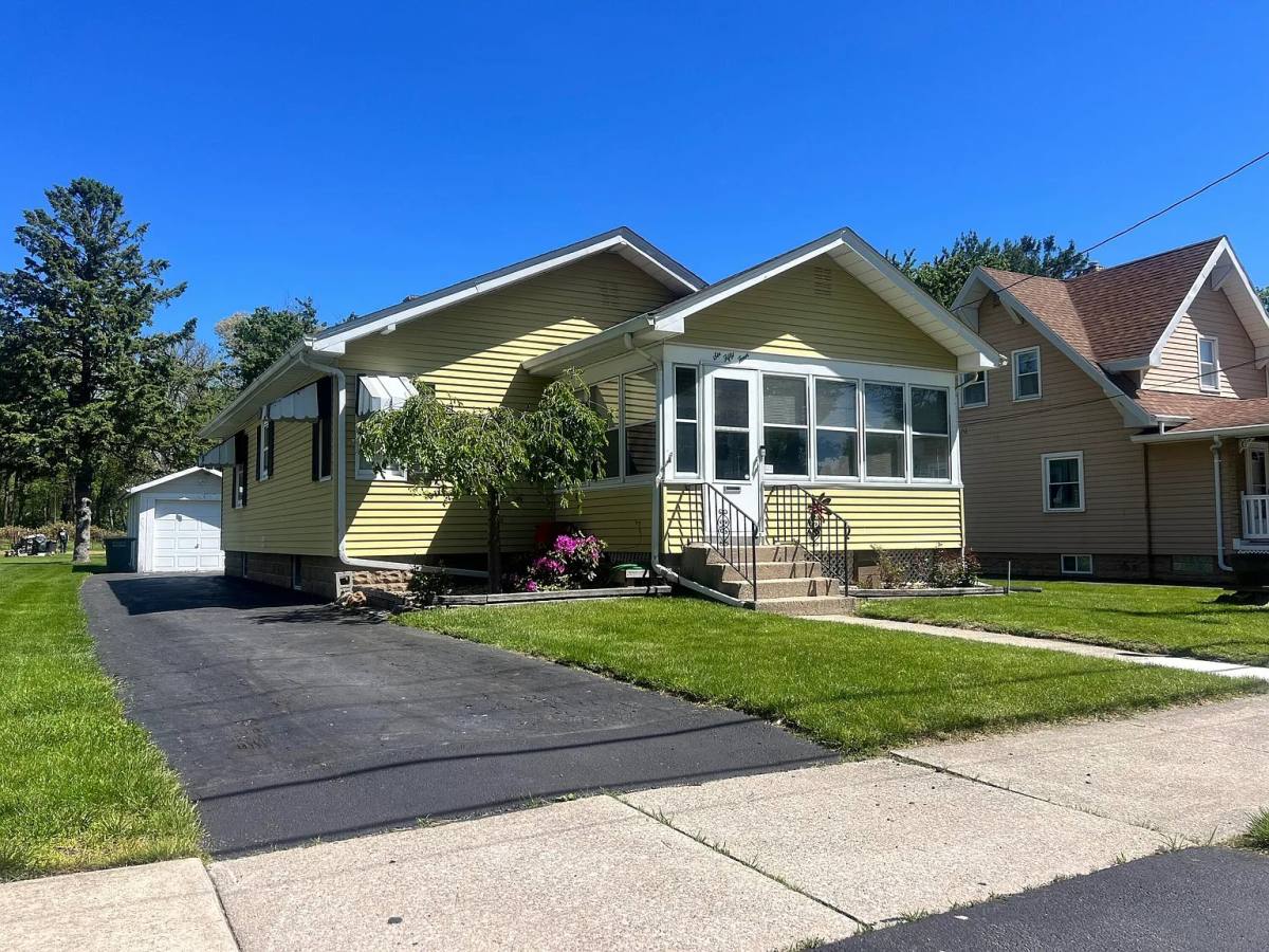 House for rent at 654 Bond Ave, Valparaiso, IN 46383
