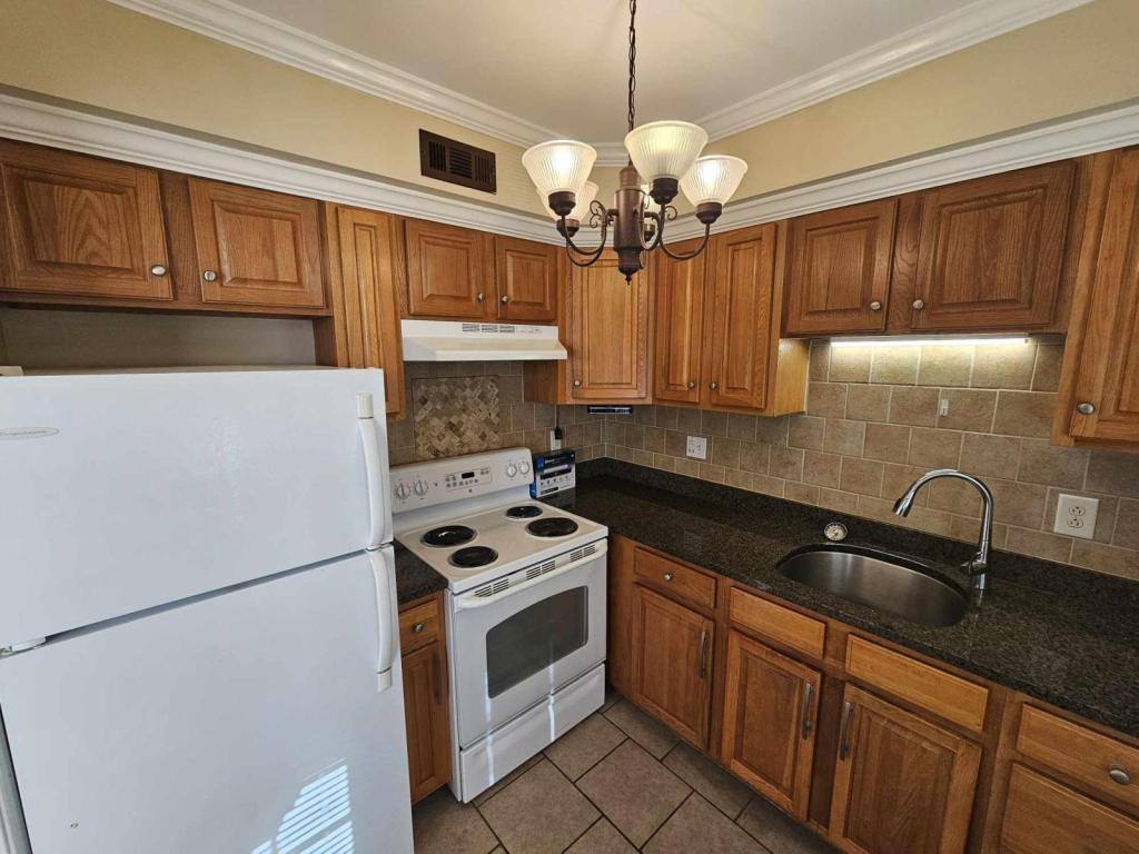 Townhouse for rent at 133 Auburn Ave, Macon, GA 31204