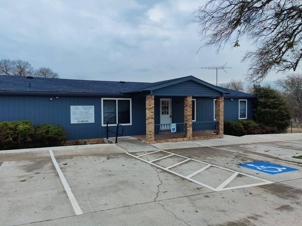 House for rent at 651 W Newhope Rd, McKinney, TX 75071