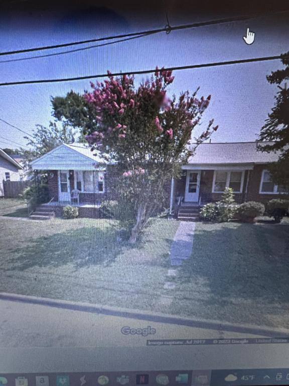 Apartment for rent at 11 Carver Circle, Portsmouth, VA 23701