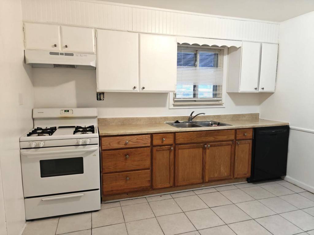 House for rent at 7484 Affeldt St, Westland, MI 48185