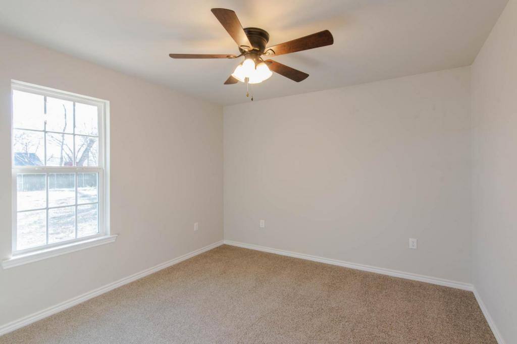 House for rent at 1014 Pine St, Bonham, TX 75418