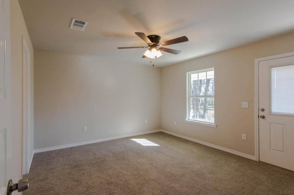House for rent at 1014 Pine St, Bonham, TX 75418