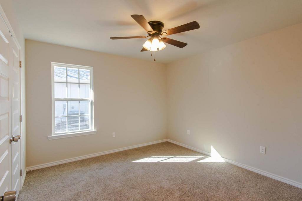 House for rent at 1014 Pine St, Bonham, TX 75418