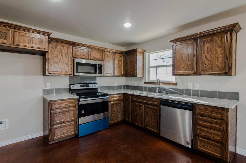 House for rent at 1014 Pine St, Bonham, TX 75418