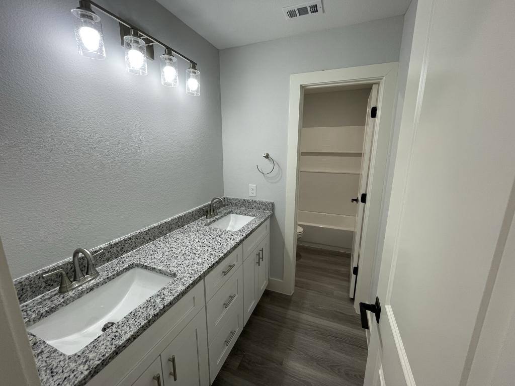 Townhouse for rent at 608 E 3rd St #2, Bonham, TX 75418