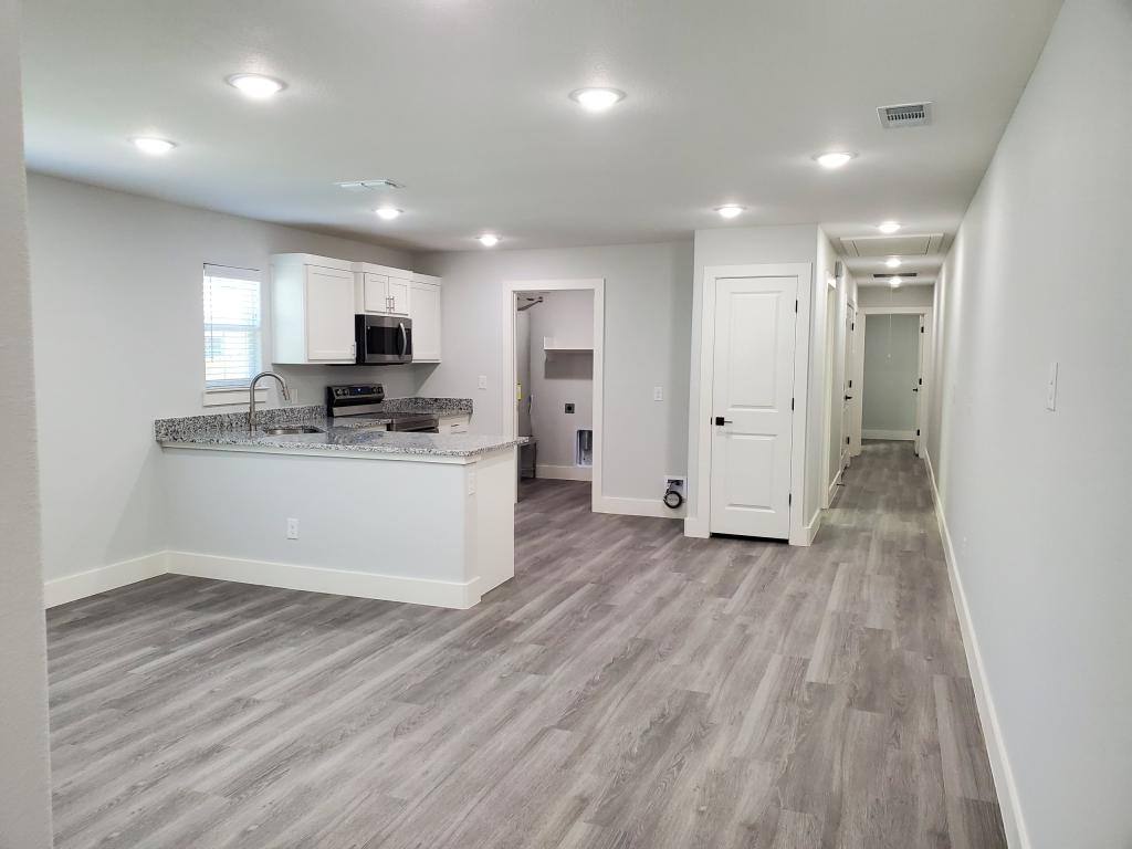 Townhouse for rent at 608 E 3rd St #2, Bonham, TX 75418